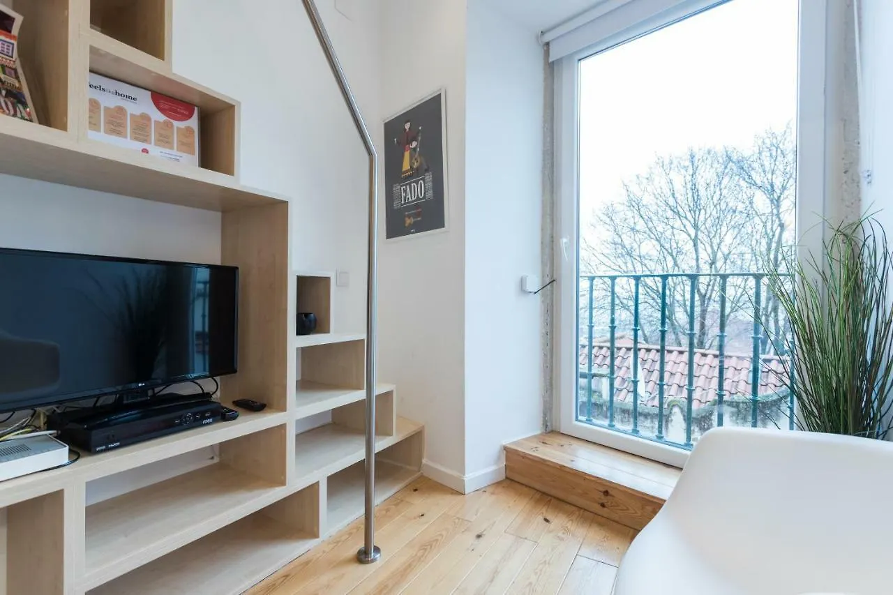 Appartamento Feels Like Home Beco Do Belo Lovely Studio Lisbona